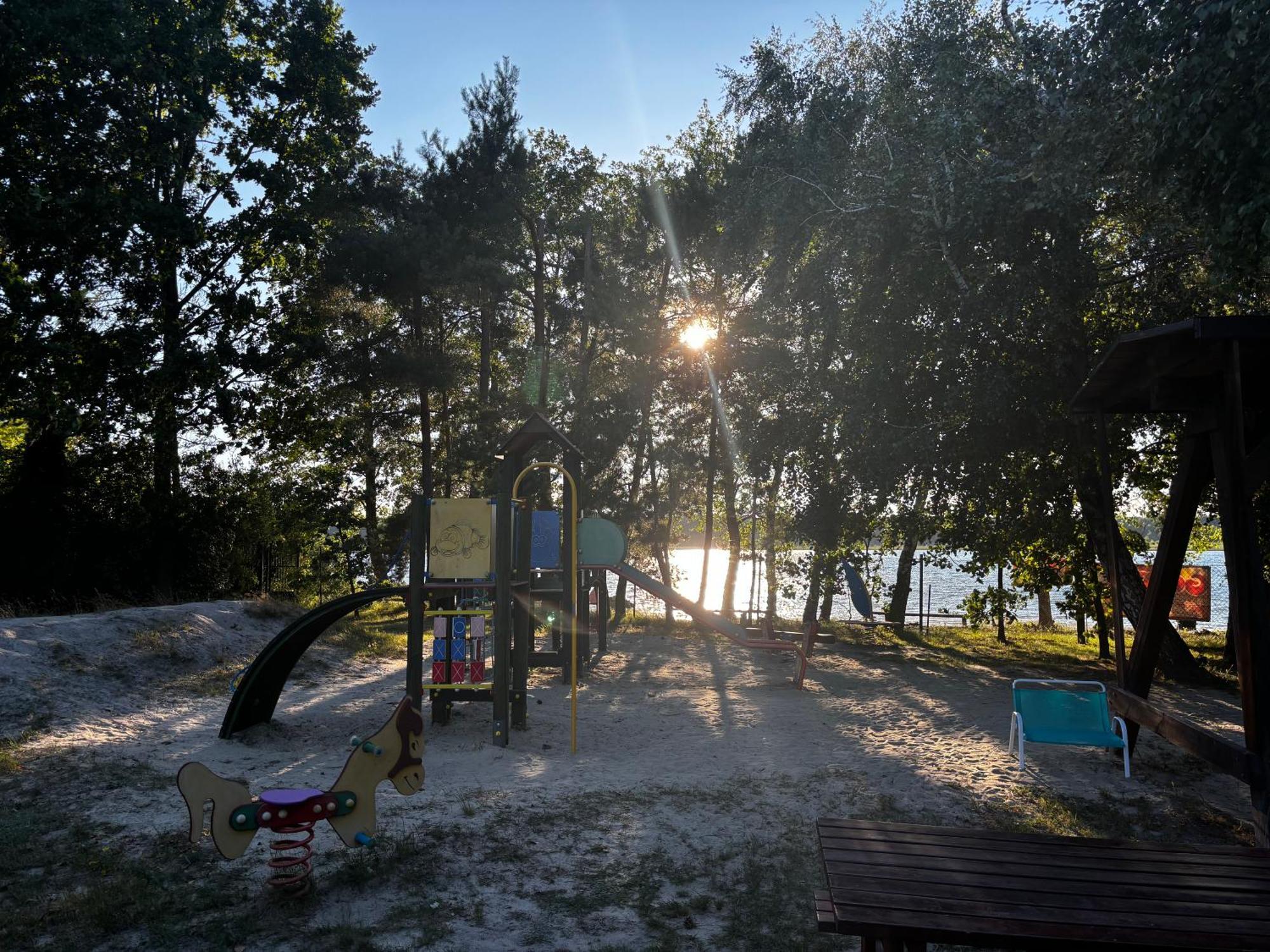 Letniskowy Nad Jeziorem Piaseczno Holiday home