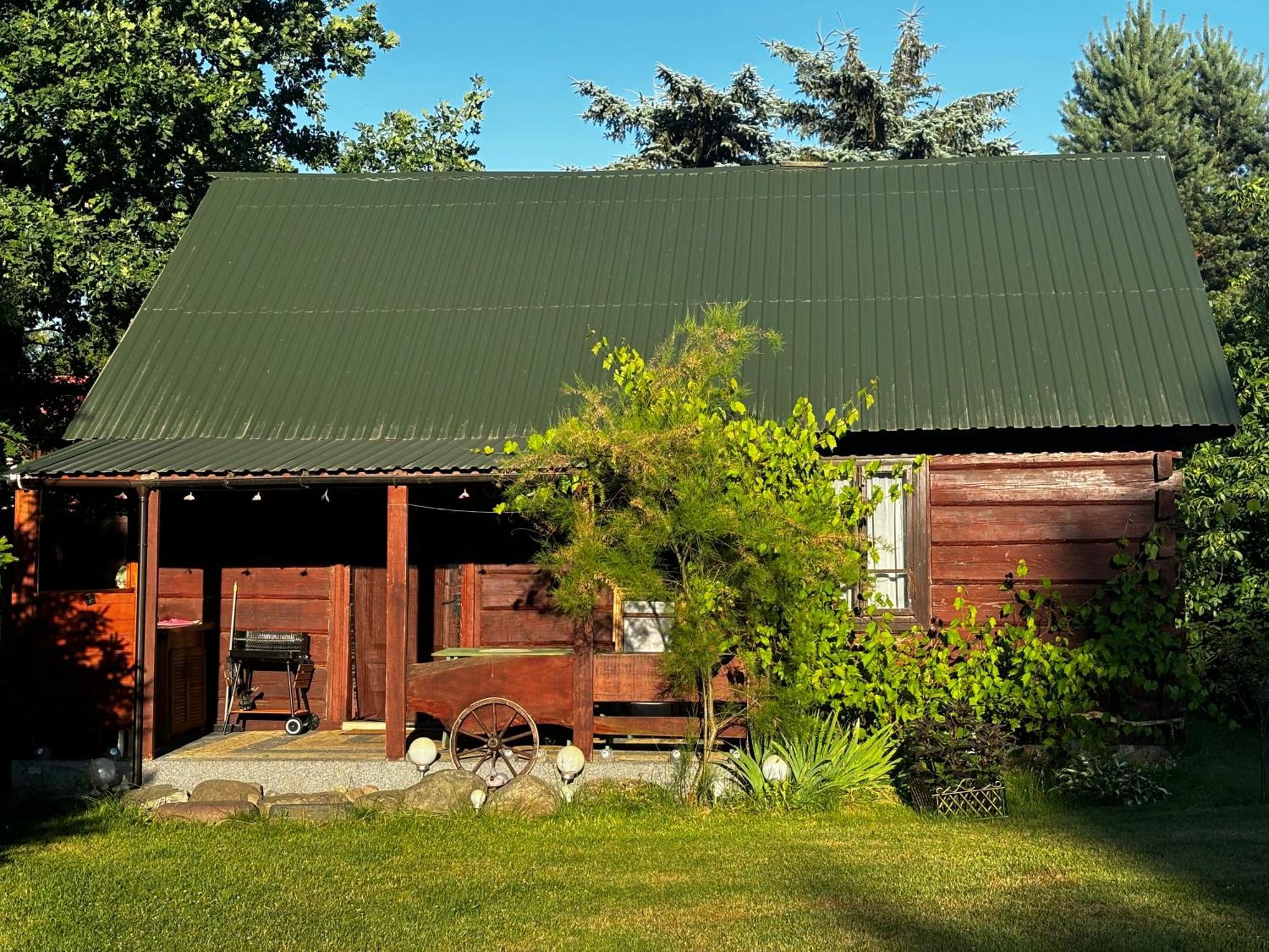 Letniskowy Nad Jeziorem Piaseczno Holiday home *